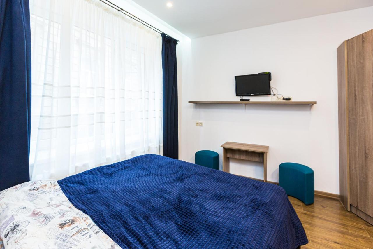 2 Kn. Romana Apartment リヴィウ エクステリア 写真