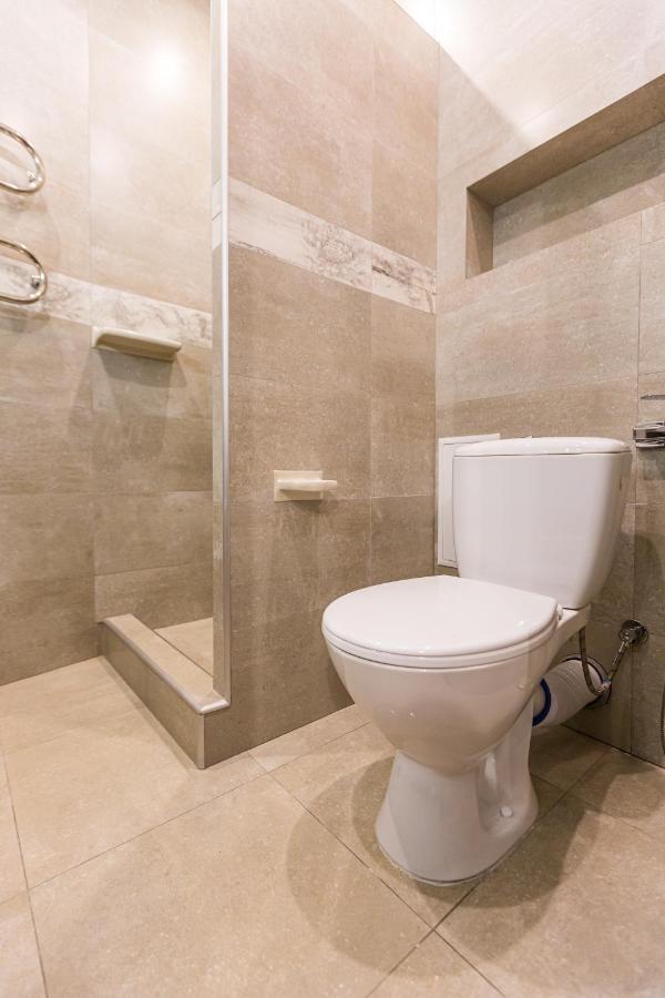 2 Kn. Romana Apartment リヴィウ エクステリア 写真