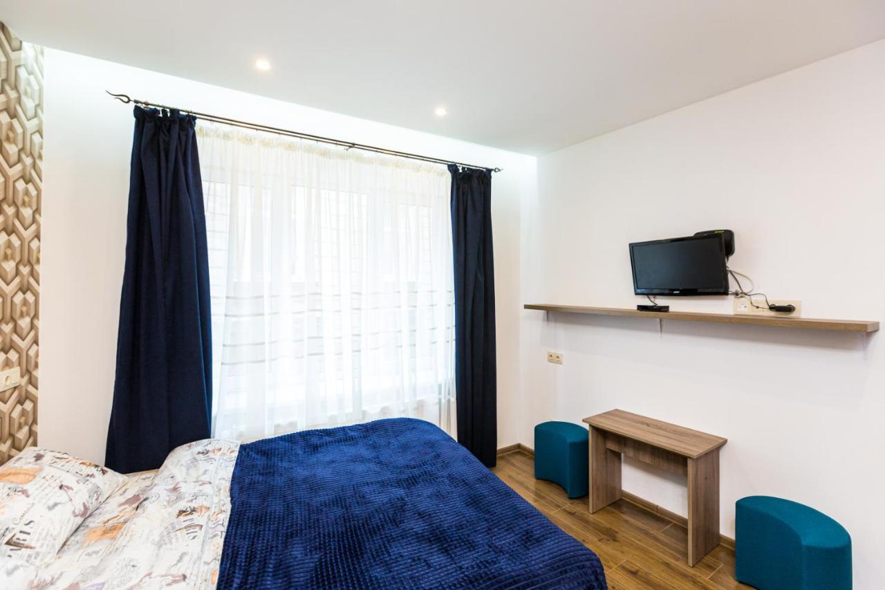2 Kn. Romana Apartment リヴィウ エクステリア 写真