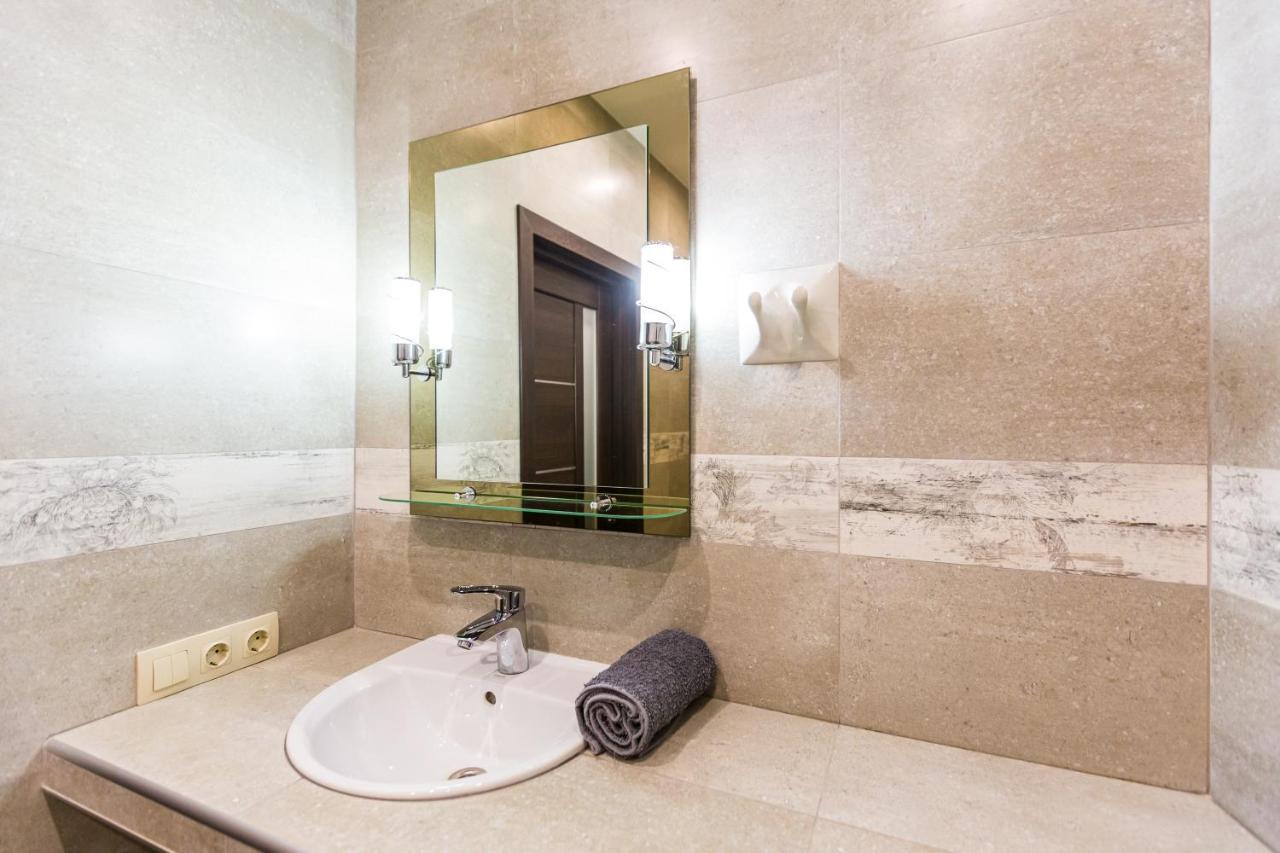 2 Kn. Romana Apartment リヴィウ エクステリア 写真