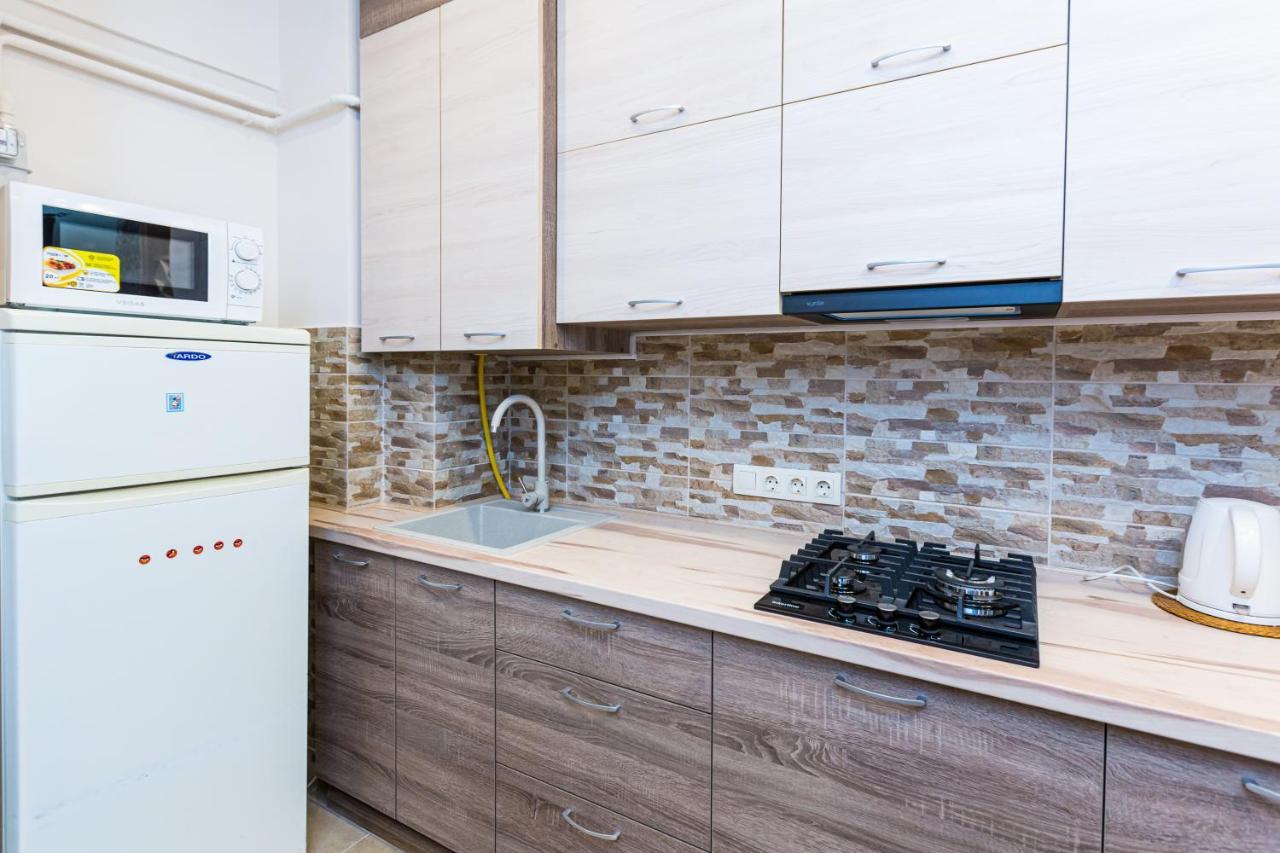 2 Kn. Romana Apartment リヴィウ エクステリア 写真