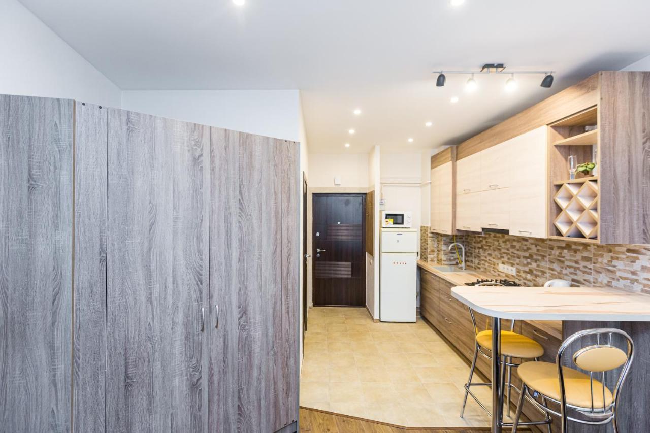 2 Kn. Romana Apartment リヴィウ エクステリア 写真