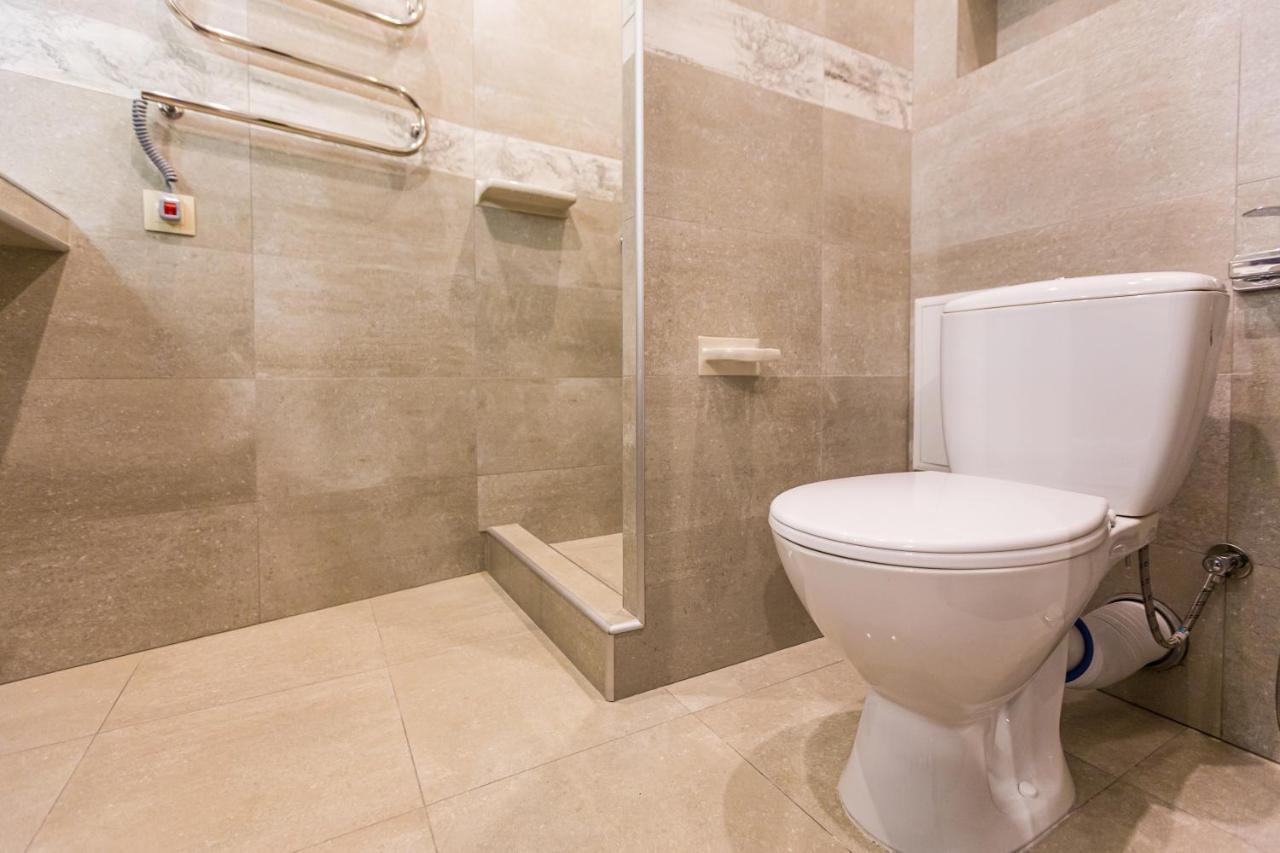 2 Kn. Romana Apartment リヴィウ エクステリア 写真